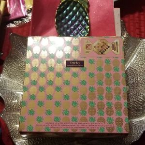 Sweet escapes collectors set